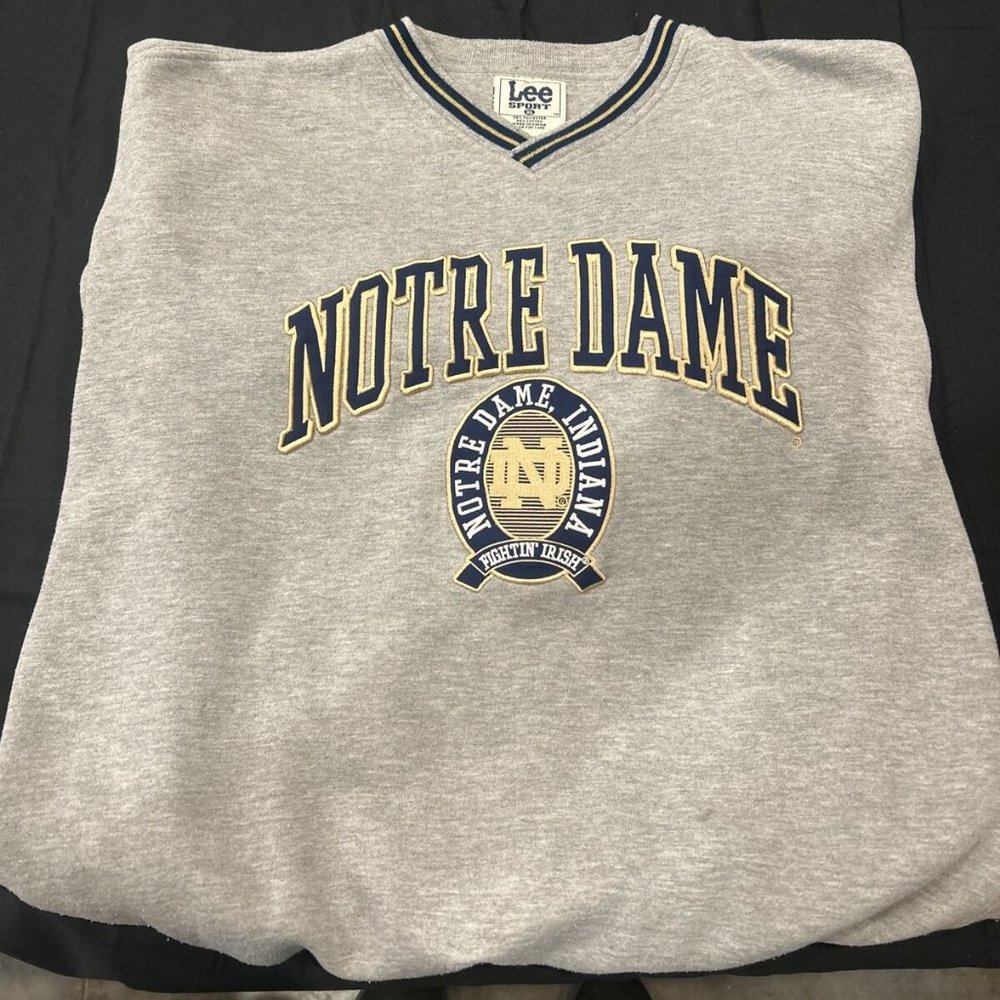 Vintage 90s Notre Dame Sweatshirt Mens XL LEE Embroidered V Neck #352